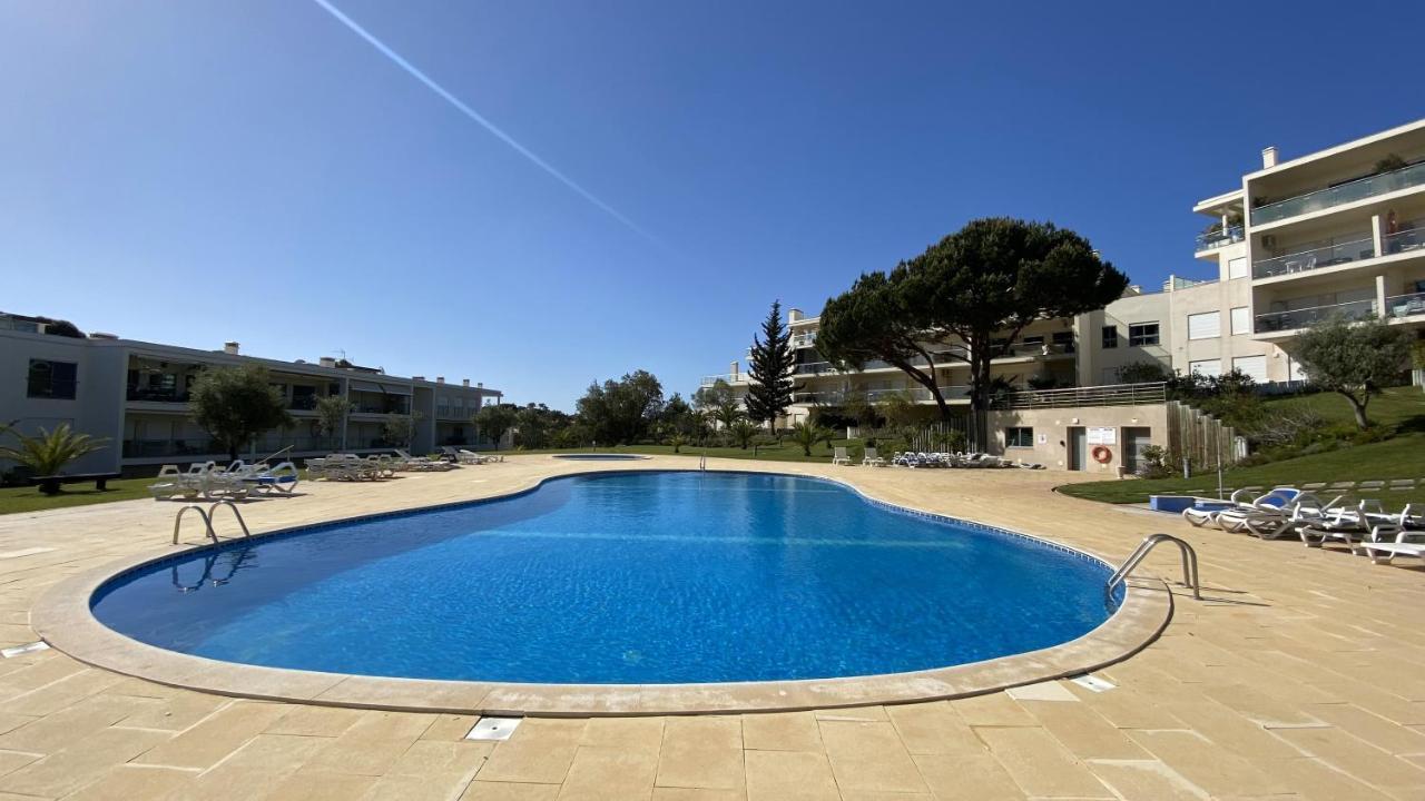 Charmant Appartement A 1Km De La Plage, Avec Piscine A Albufeira Luaran gambar