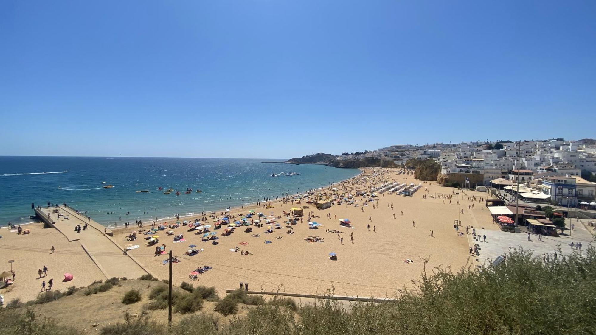 Charmant Appartement A 1Km De La Plage, Avec Piscine A Albufeira Luaran gambar